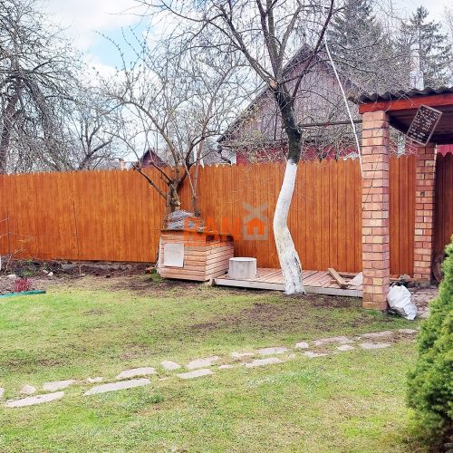 metalloprofilnyj-zabor-iz-proflista-profnastila-pod-shtaketnik-pod-derevo-goldenwood-2 забор из профнастила под штактеник под дерево С10