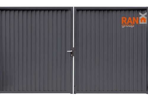 vorota-raspashnye-metallomodulnyj-zabor-iz-proflista